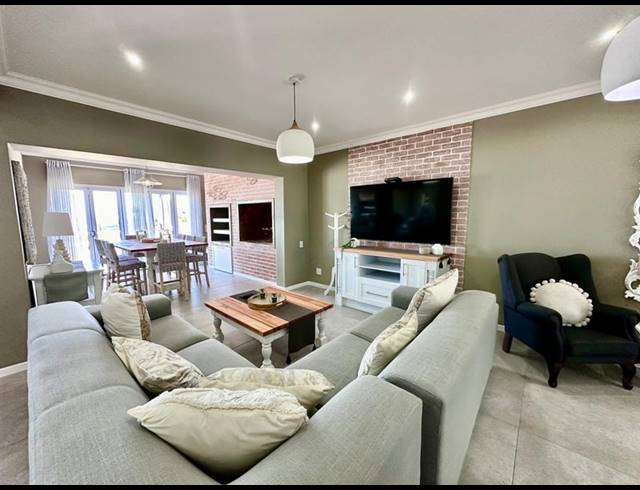 4 BEDROOM HOUSE FOR SALE IN PINNACLE POINT GOLF ESTATE